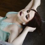 Dom Mom profile picture. Dom Mom is a OnlyFans model from Birmingham.