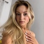 Honey profile picture. Honey is a OnlyFans model from the UK