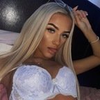 Julia profile picture. Julia is a OnlyFans model from the UK