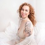 Polly profile picture. Polly is a OnlyFans model from Norway