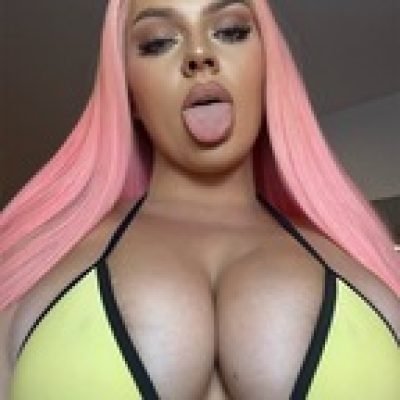 alicepostedthis profile picture. alicepostedthis is a OnlyFans model from Chicago.