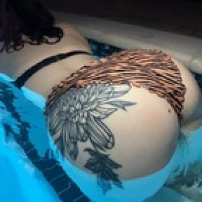 hi profile picture. hi is a OnlyFans model from Hawaii.