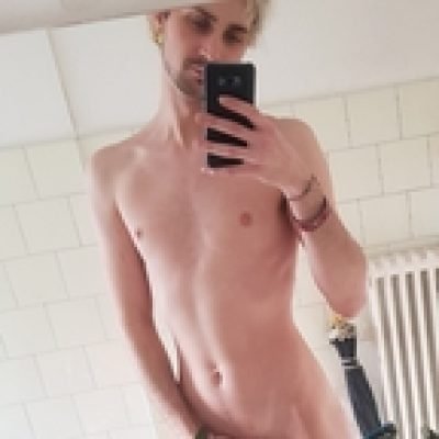 JHash profile picture. JHash is a OnlyFans model from Switzerland