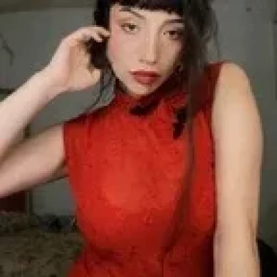 Luna profile picture. Luna is a OnlyFans model from Chile.