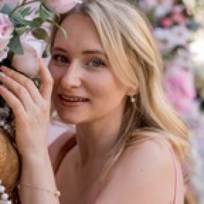 Luna profile picture. Luna is a OnlyFans model from the UK