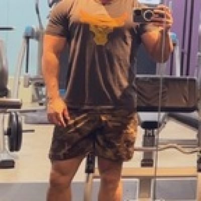 t profile picture. t is a OnlyFans model from Korea.