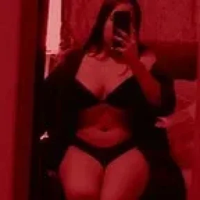 La chilena profile picture. La chilena is a OnlyFans model from Chile.