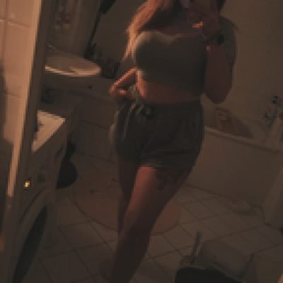 Ria profile picture. Ria is a OnlyFans model from iowa.