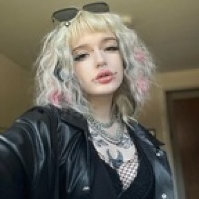 Luna profile picture. Luna is a OnlyFans model from Scotland.