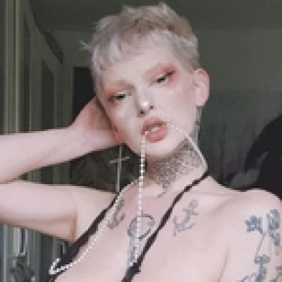 ꧁༺ℜ ༻꧂ profile picture. ꧁༺ℜ ༻꧂ is a OnlyFans model from France.