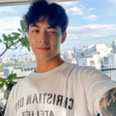 Titus low profile picture. Titus low is a OnlyFans model from Singapore.