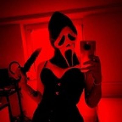 Zeta's basement profile picture. Zeta's basement is a OnlyFans model from spain.