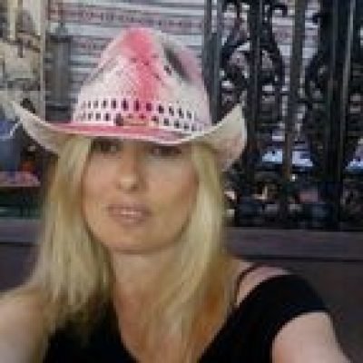 Abril Sant profile picture. Abril Sant is a OnlyFans model from spain.