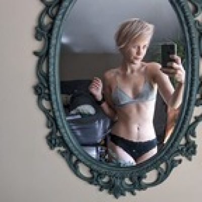 Elle profile picture. Elle is a OnlyFans model from Minnesota.