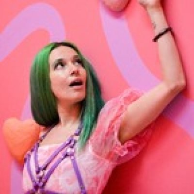 Violet profile picture. Violet is a OnlyFans model from Toronto.