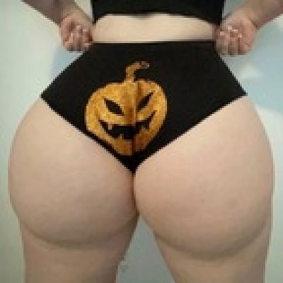 S profile picture. S is a OnlyFans model from Canada.