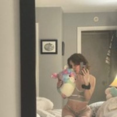 unwell girl profile picture. unwell girl is a OnlyFans model from Canada.