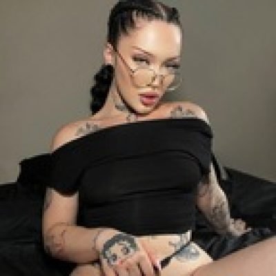 Alie profile picture. Alie is a OnlyFans model from Canada.