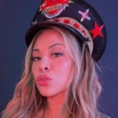 Laura Fox profile picture. Laura Fox is a OnlyFans model from Canada.